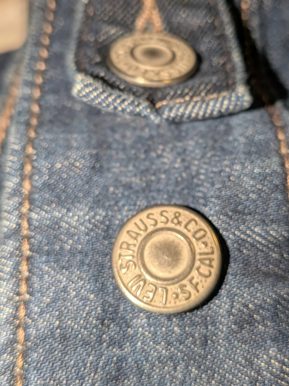 Levi's Blue Denim Jacket with Red Tab - Picture 4 of 4